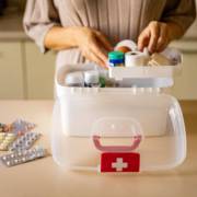 Como armazenar medicamentos corretamente em casa?