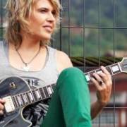 Lilian Jardim faz tributo a Cássia Eller no SESC