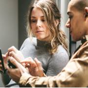 O Stories, recurso mais adorado do Instagram que é a rede social mais engajadora do planeta, agora leva o usuário direto para sua Loja Virtual!