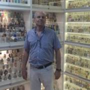 Coleção de miniaturas de garrafas mantida por botucatuense pode estar entre as maiores do Brasil