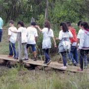 Trilha da Nascente Ibiacá é inaugurada ao lado de escola