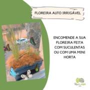Floreira auto irrigável