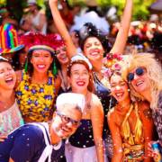 Corre que dá tempo: 3 lojas de fantasia para entrar no clima de carnaval