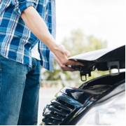 Como fazer manutenção da bateria automotiva