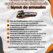 Como a escolha do equipamento influencia o layout do armazém