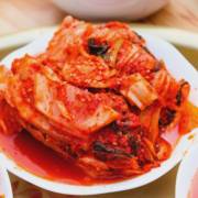 Descubra a Onda da Cultura Coreana no Brasil e Delicie-se com o Kimchi: Uma Receita Saborosa e Repleta de Benefícios à Saúde!