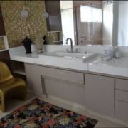 Elegância em Cada Detalhe: Nanoglass que Encanta no Banheiro dos Sonhos!