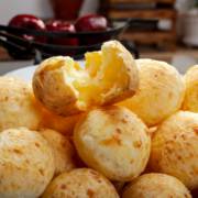 Uma mesa cheia de quitandas, um bolo fresquinho e a certeza de que alguém vai perguntar: onde você comprou?
