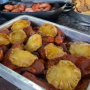 É sempre o "Vou comer só um pouquinho” até chegar perto do buffet e ver as opções