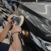 Brilho que valoriza seu veículo, polimento automotivo com qualidade!