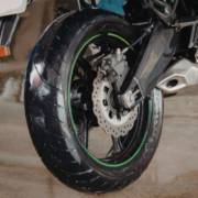 A liberdade da moto começa no contato com o chão!