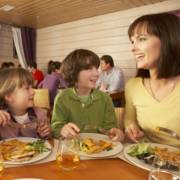 O melhor tempero é estar junto, almoce com a família no Restaurante Panelão!