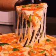 Pizzas Quentinhas para Compartilhar Bons Momentos