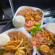 Do espetinho ao prato completo, tem sempre uma boa escolha