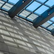 Beleza e Funcionalidade: As Vantagens das Esquadrias de Vidro Vertical Glass