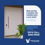 Personalize suas portas e janelas sob medida com a Vertical Glass.