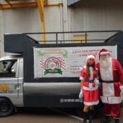 Aqui o Papai Noel, se transporta em grande estilo!