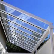 Policarbonato e suas vantagens na construção e design de ambientes