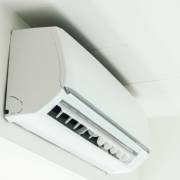 QUAL É A IMPORTÂNCIA DA MANUTENÇÃO PREVENTIVA E CORRETIVADE DE AR CONDICIONADOS?