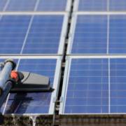 Qual a importância da limpeza de placas solares regularmente