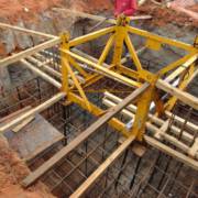 Concretagem de base de grua.