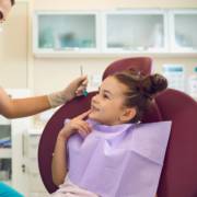 Controle de Cáries com Carinho: Dicas & Tratamentos na Lano Clin com Dra. Letícia
