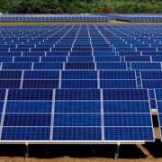 Como funcionam as usinas solares