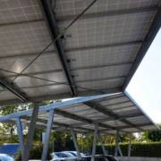 Estacionamento autossustentável: como o carport pode ser vantajoso para gerar energia solar