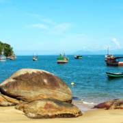 Como escolher um passeio de lancha em Ubatuba?