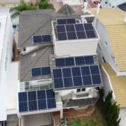 Franklin e Cristina João Paulo - Florianópolis Potência de 10,8 kWp Economia anual de R$ 9.500,00