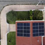 Ivo e Isaura Parque São Jorge – Florianópolis Potência de 8,64 kWp Economia anual de R$ 7.400,00