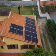 Ricardo e Silvane Vargem Grande – Florianópolis Potência de 4,4 kWp Economia anual de R$ 3.800,00