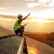 Por que a Limpeza de Placas Solares é Essencial para Maximizar a Eficiência Energética