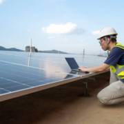Monitoramento de Sistemas Solares: Controle Total com a Tudo Ligado Solar.