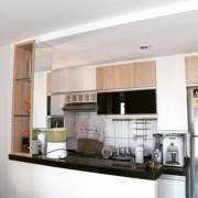 Como escolher o melhor layout para móveis planejados em uma cozinha.