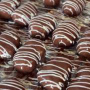 Os Famosos Bombons de Morango Disponíveis na Cristina Doce & Festa Unidade 02