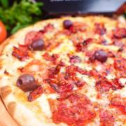 Momento Pizza no Ipê: O Sabor Versátil da Dom Caetano à Sua Escolha