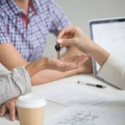 Adjudicação compulsória: quando o comprador pode buscar a transferência do imóvel