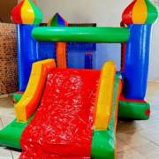 Como saber se o espaço da sua festa comporta um brinquedo inflável?