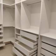 Mais organização e praticidade com um closet planejado!