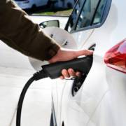 Mobilidade elétrica e energia solar ganham espaço em Vila Velha