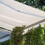 Toldo retrátil ou fixo: qual modelo escolher?