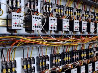 A Importância na Utilização de Painel Elétrico Sob Medidas: Transformando Indústrias em Guarapuava