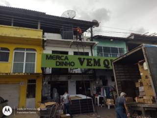 Mercadinho vem que tem do Sr. Moisés Israel.