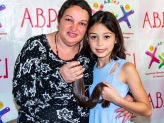 Doação de Cabelo - Menina de 9 Anos tem Lindo Gesto de Solidariedade