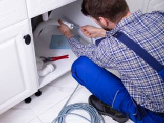 Conheça as vantagens de contratar uma desentupidora