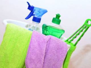 Lista de produtos de limpeza que não podem faltar na sua casa