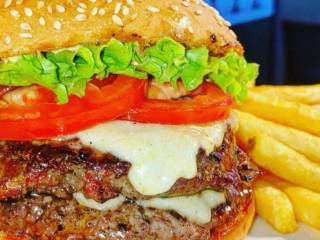 Hambúrgueres da casa e artesanais