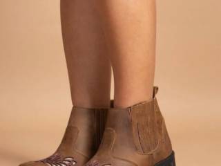 Botina Urbana Feminina com Estilo e Conforto