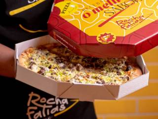 Pizza Quentinha: O Sabor que Derrete Corações